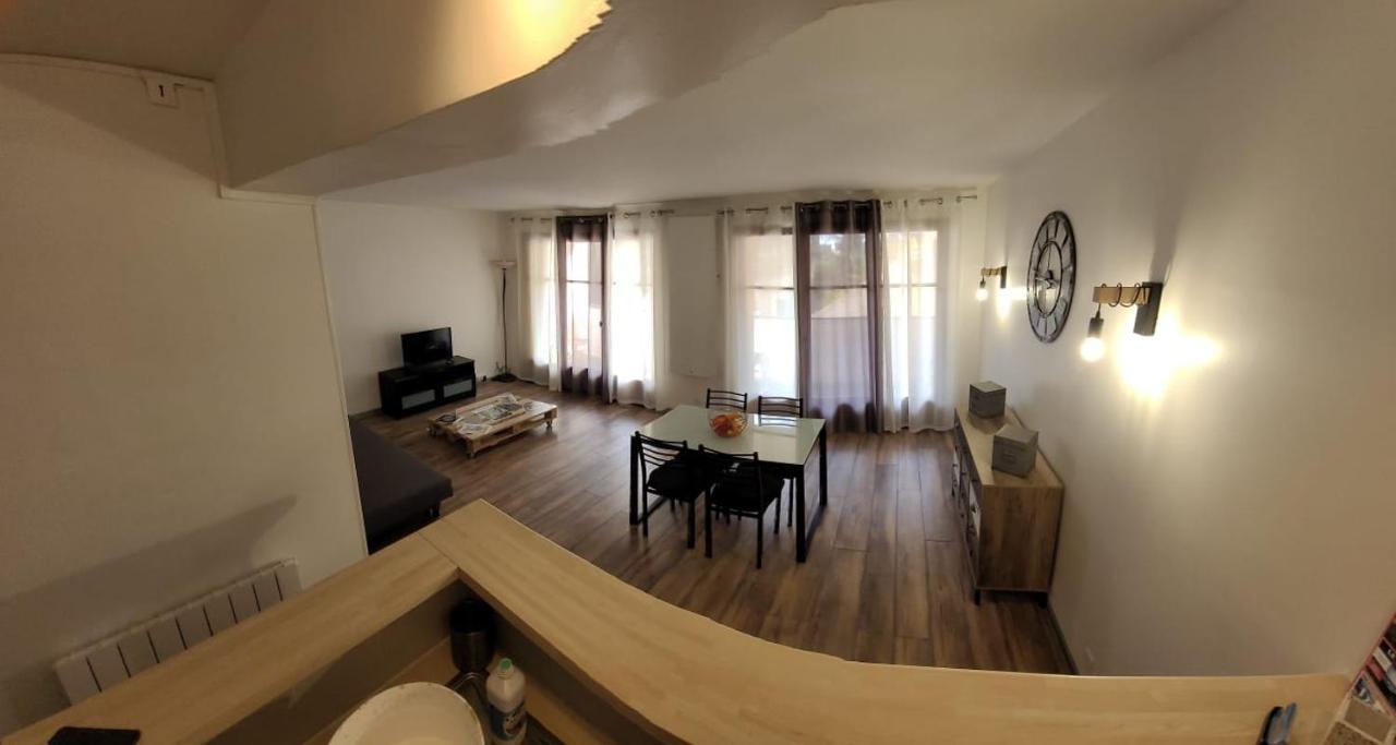 شقة Au Calme, 200M Du Centre T2 Avec Balcon Et Parking كاسيس المظهر الخارجي الصورة