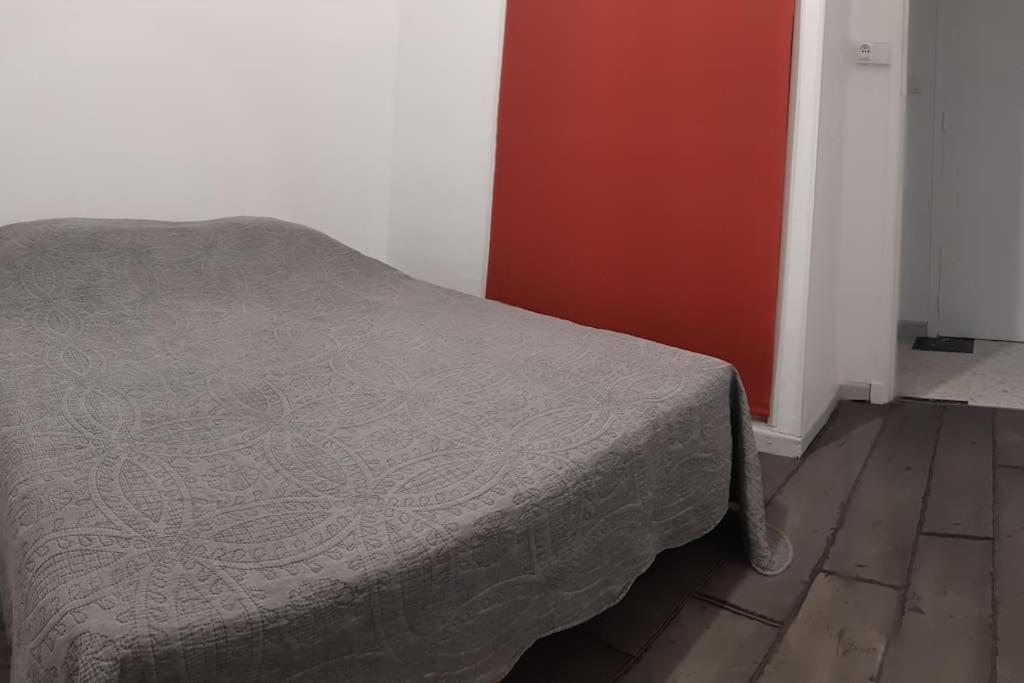 شقة Au Calme, 200M Du Centre T2 Avec Balcon Et Parking كاسيس المظهر الخارجي الصورة
