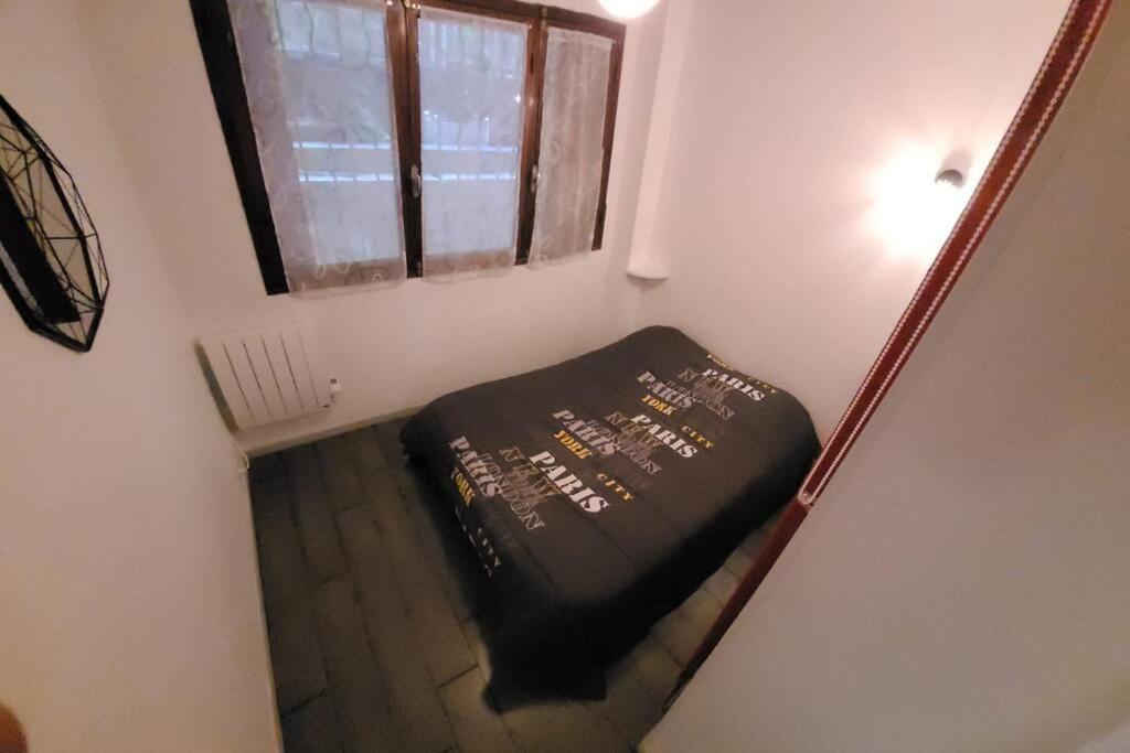 شقة Au Calme, 200M Du Centre T2 Avec Balcon Et Parking كاسيس المظهر الخارجي الصورة
